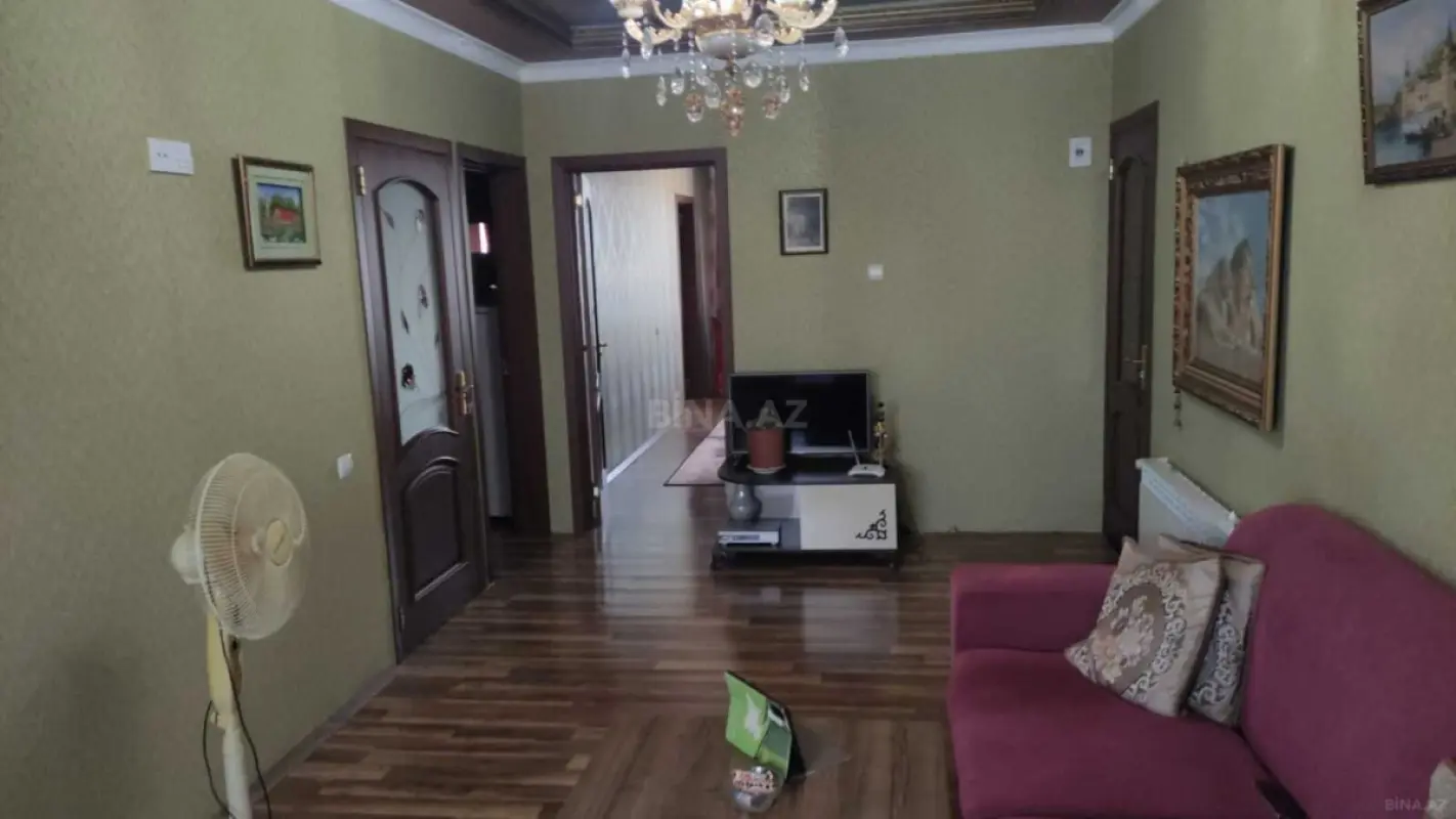 Satılır 8 otaqlı mənzil 200 m²