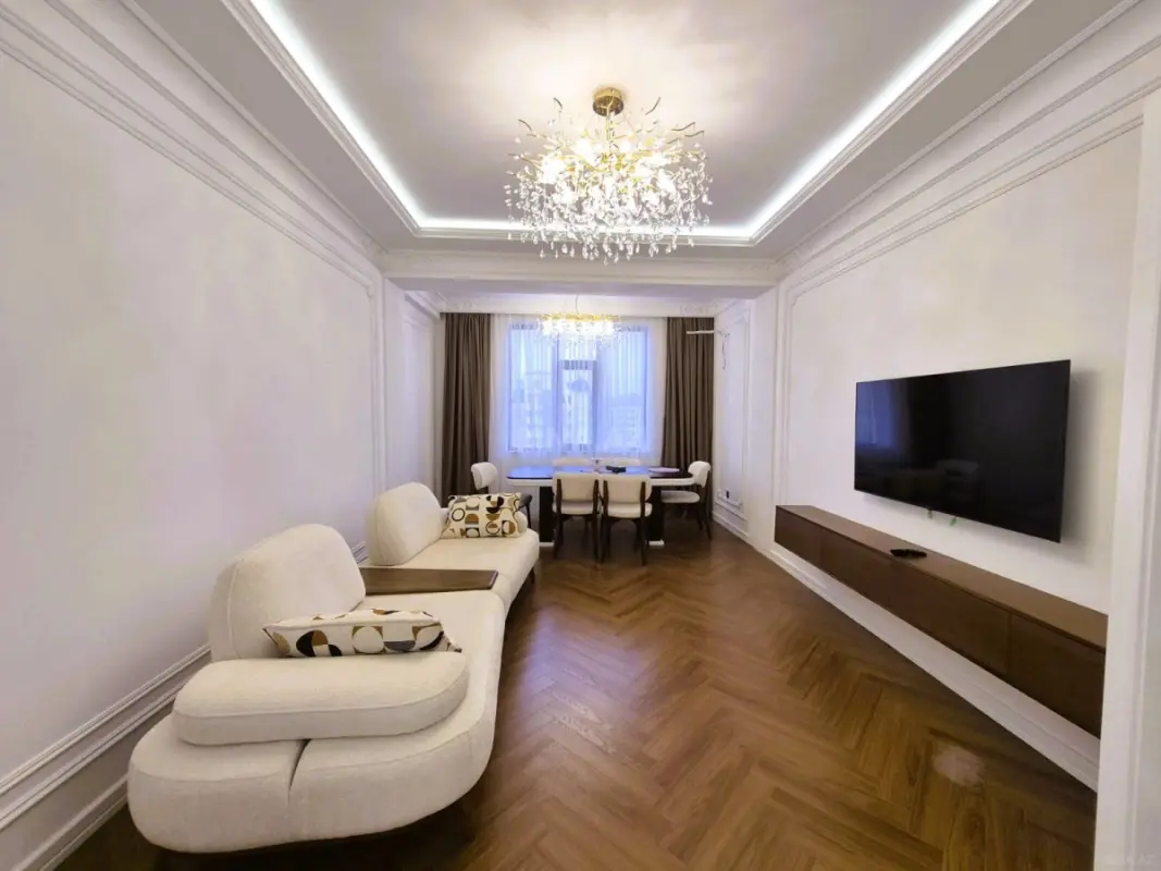 Satılır 3 otaqlı mənzil 118 m²