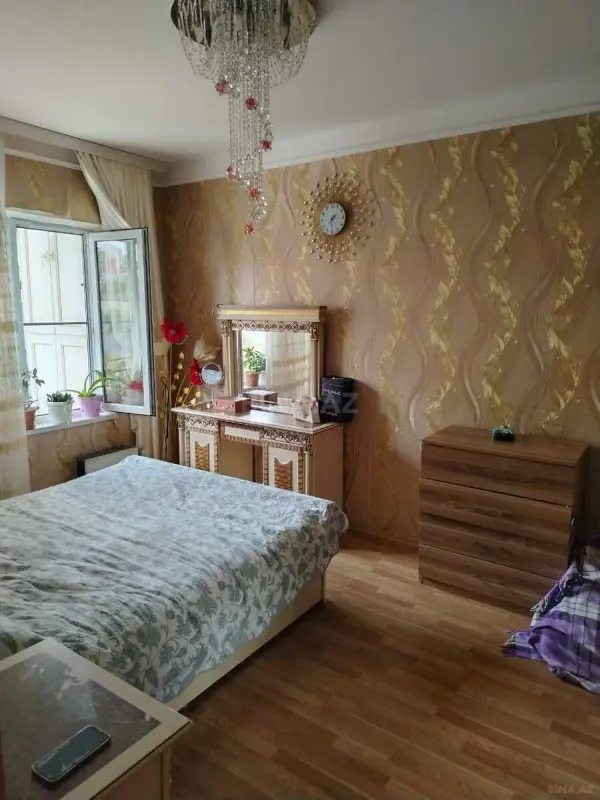 Satılır 5 otaqlı mənzil 110 m²