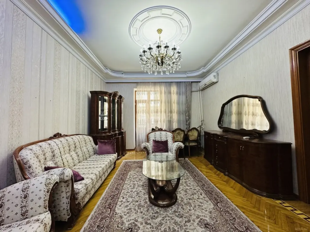 Kirayə verilir 4 otaqlı mənzil 120 m²