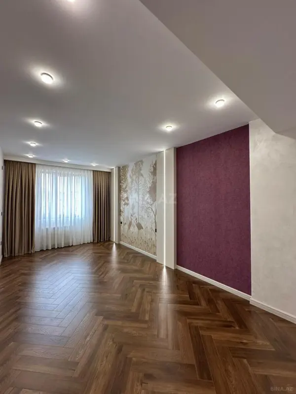 Satılır 3 otaqlı mənzil 126 m²