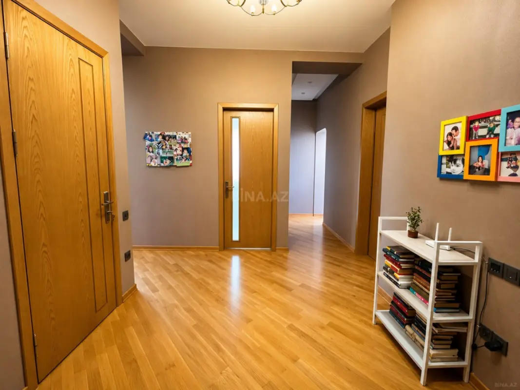 Satılır 4 otaqlı mənzil 135 m²