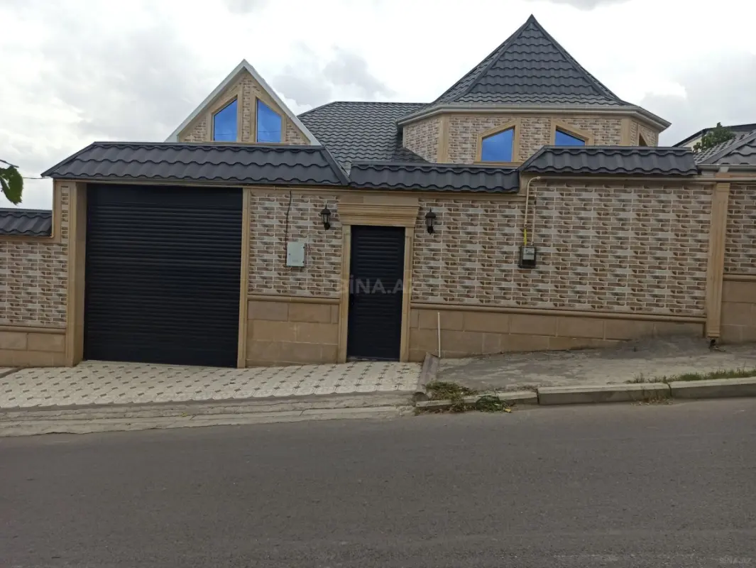Satılır 4 otaqlı həyət evi 150 m²