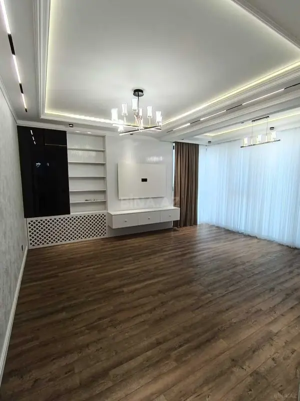 Satılır 6 otaqlı mənzil 156 m²