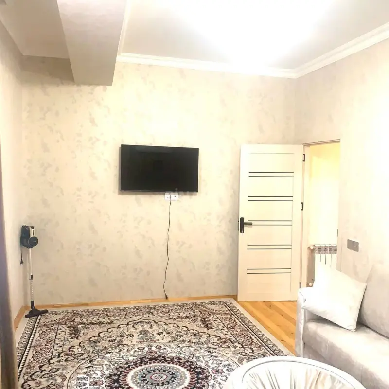 Kirayə verilir 2 otaqlı mənzil 80 m²