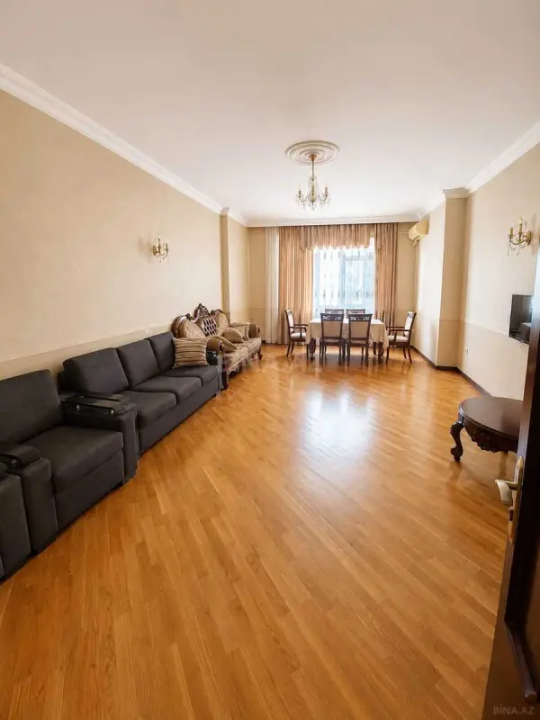 Kirayə verilir 3 otaqlı mənzil 140 m²