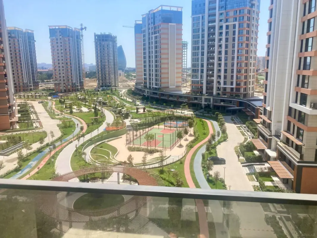 Satılır 3 otaqlı mənzil 130 m²