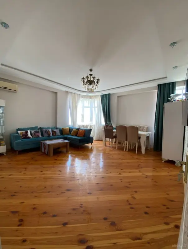 Kirayə verilir 2 otaqlı mənzil 87 m²