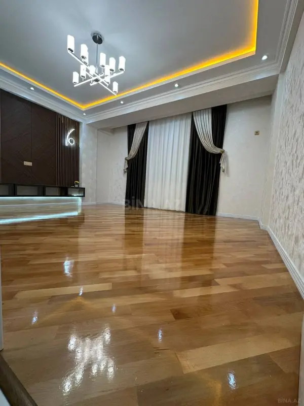 Satılır 3 otaqlı mənzil 110 m²