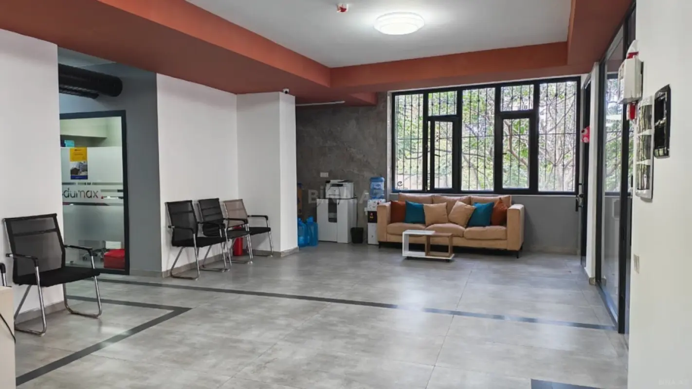 Kirayə verilir 17 otaqlı ofis 560 m²