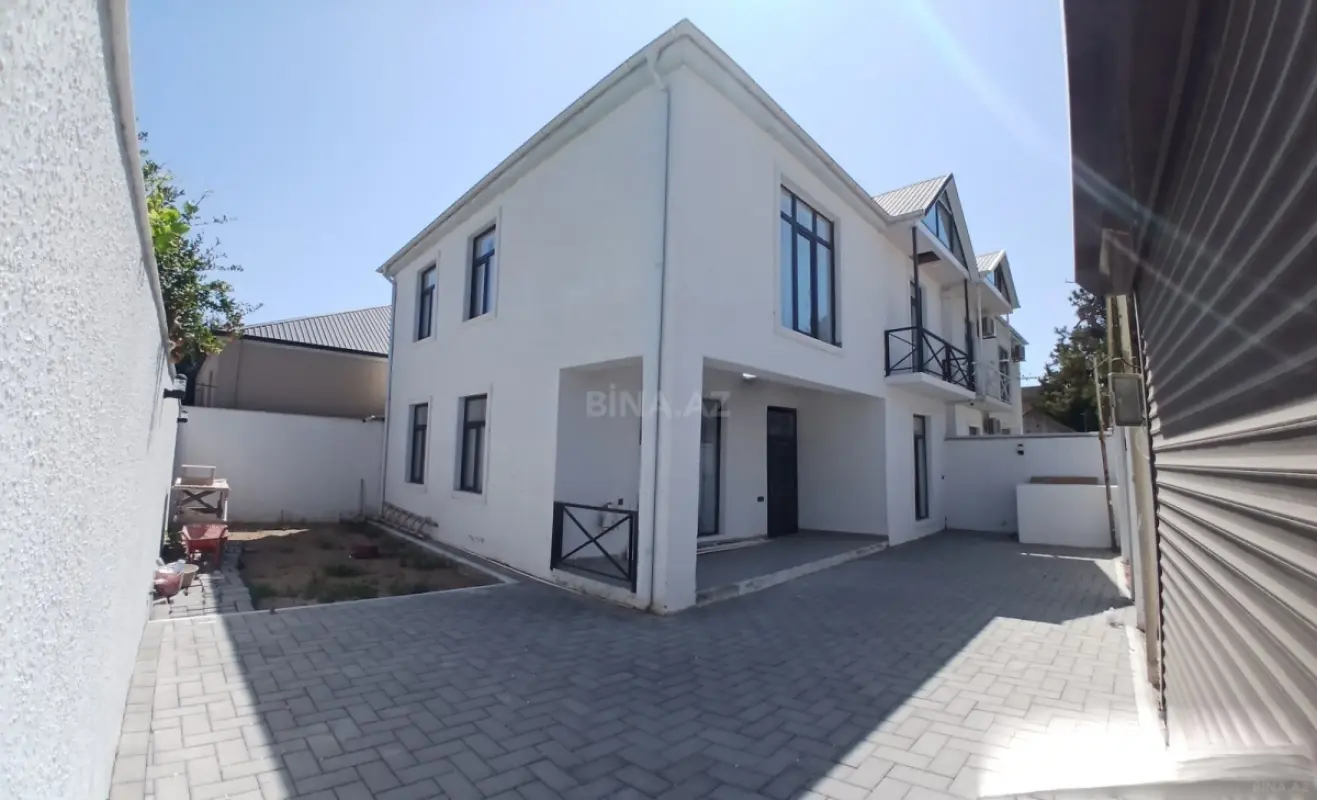 Satılır 5 otaqlı həyət evi 250 m²