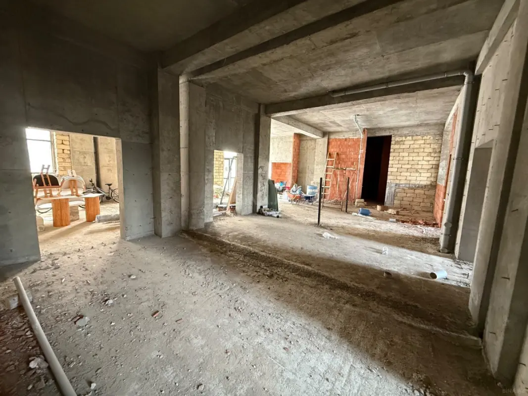 Satılır 4 otaqlı ofis 125 m²
