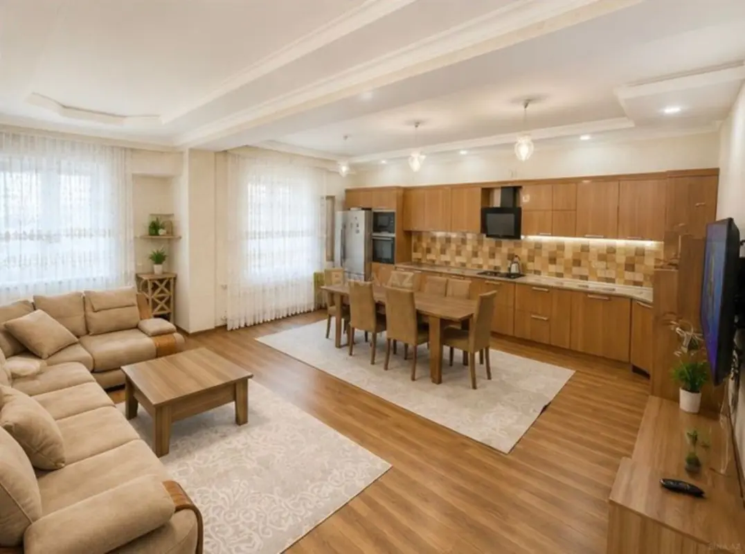 Satılır 3 otaqlı mənzil 120 m²