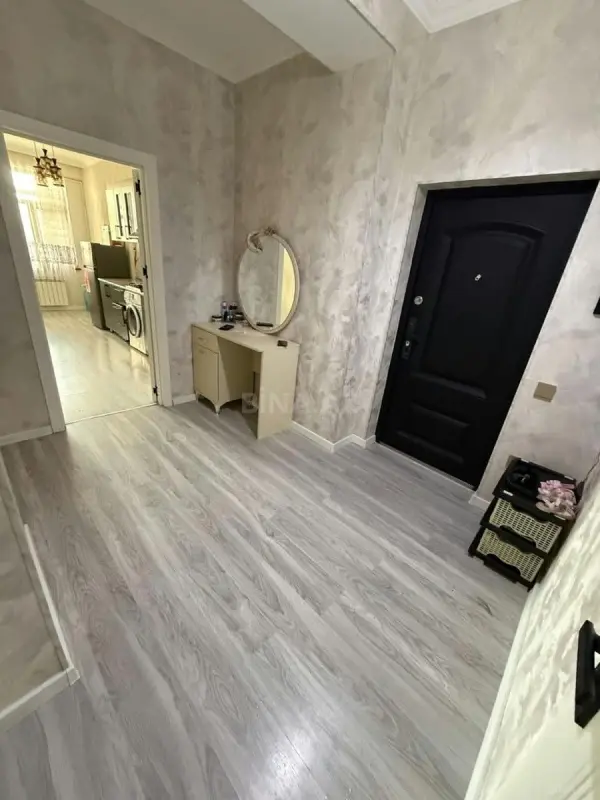Satılır 2 otaqlı mənzil 77 m²