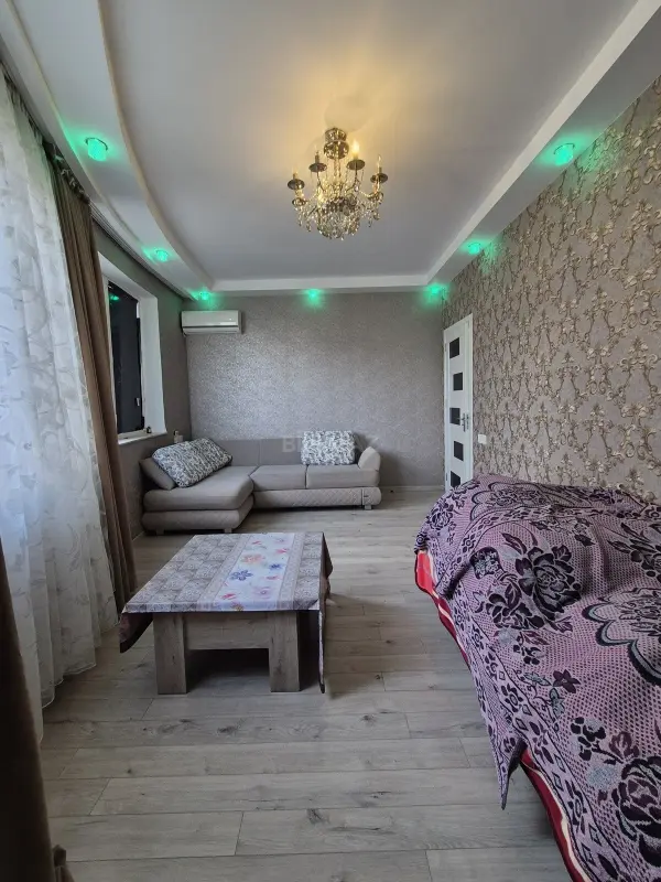 Satılır 2 otaqlı mənzil 70 m²