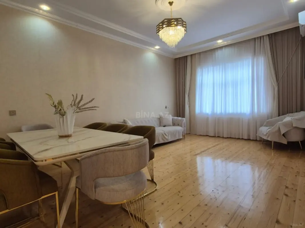 Satılır 8 otaqlı həyət evi 360 m²
