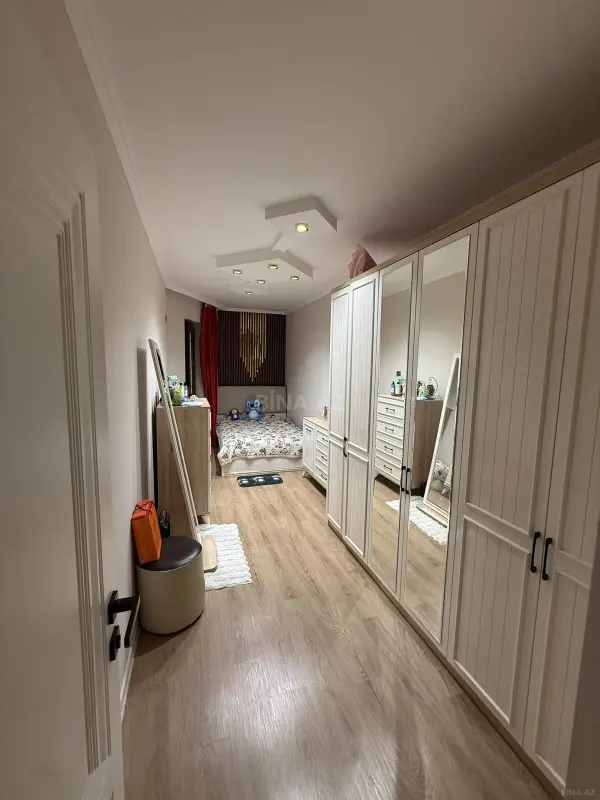 Satılır 4 otaqlı mənzil 109 m²