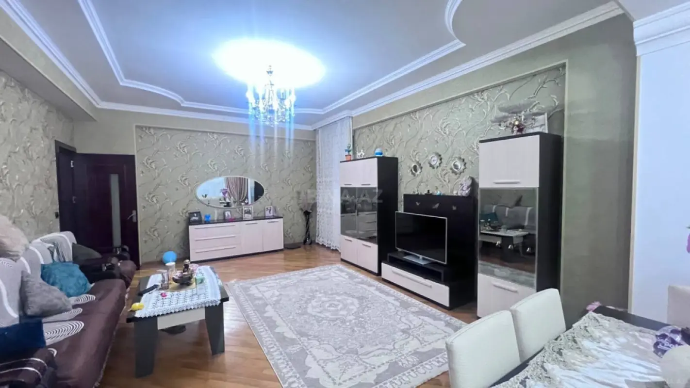 Satılır 3 otaqlı mənzil 115 m²