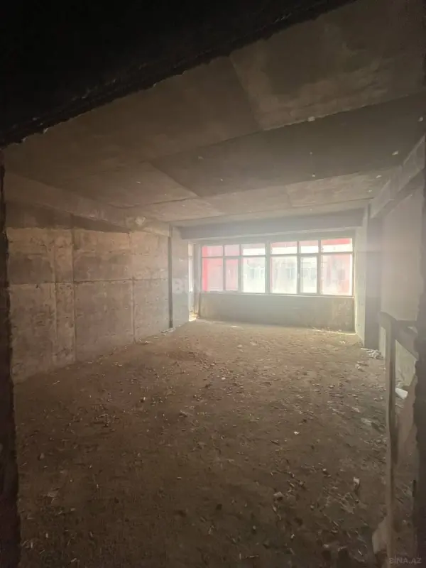 Satılır 3 otaqlı mənzil 135 m²