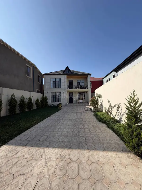 Satılır 6 otaqlı həyət evi 220 m²