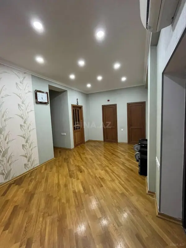 Kirayə verilir 2 otaqlı mənzil 100 m²