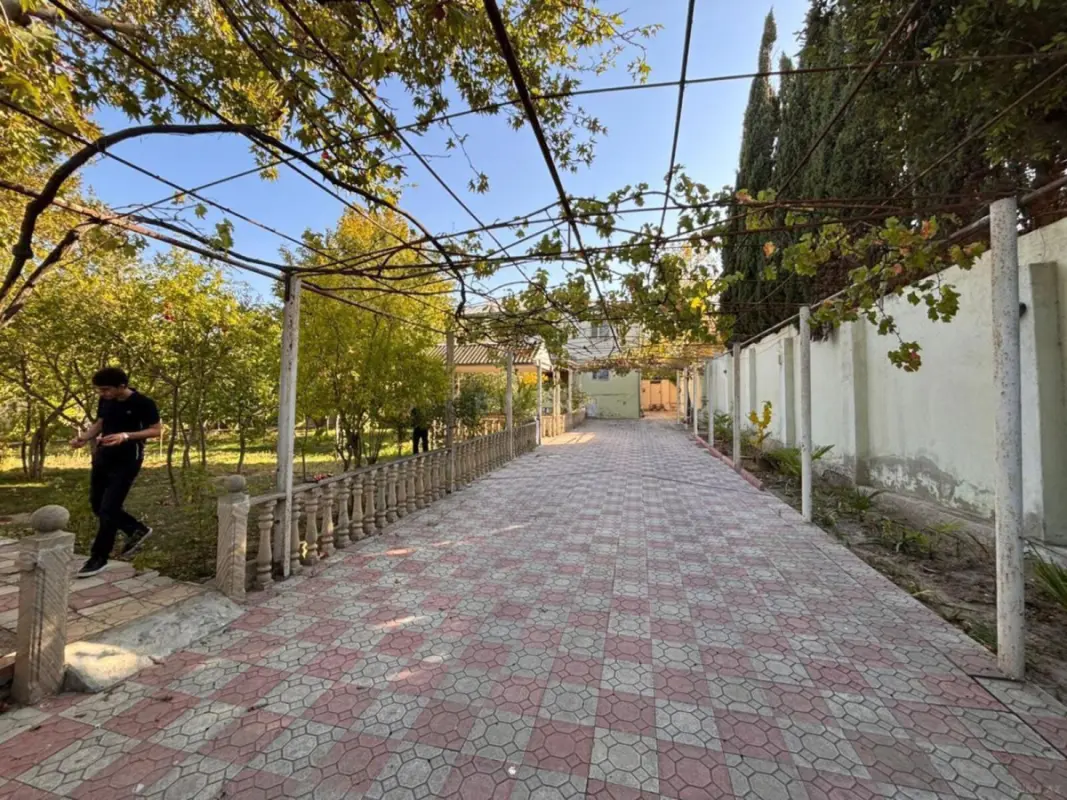 Satılır 9 otaqlı həyət evi 245 m²