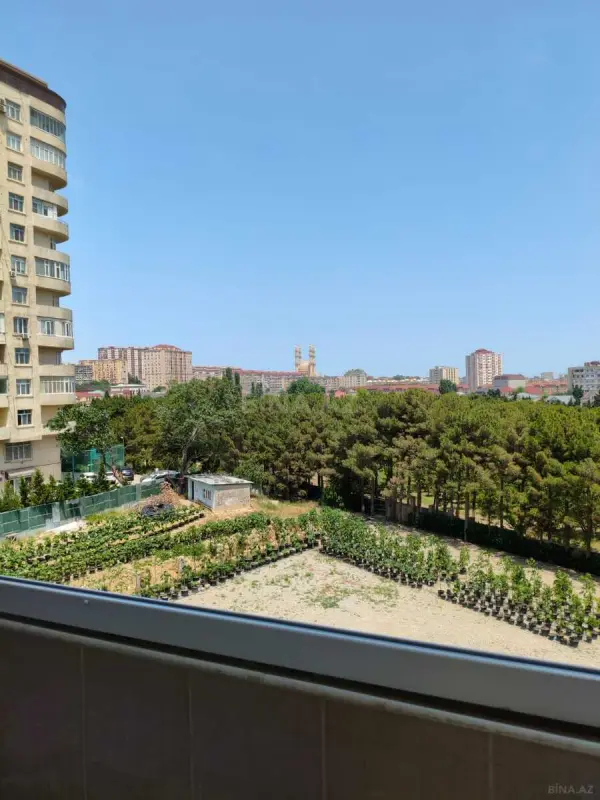 Satılır 3 otaqlı mənzil 129 m²