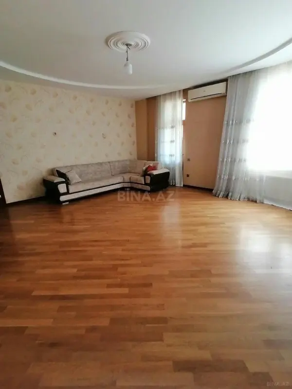 Satılır 3 otaqlı mənzil 150 m²
