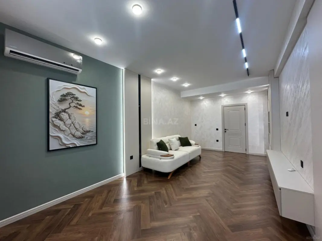 Satılır 3 otaqlı mənzil 126 m²