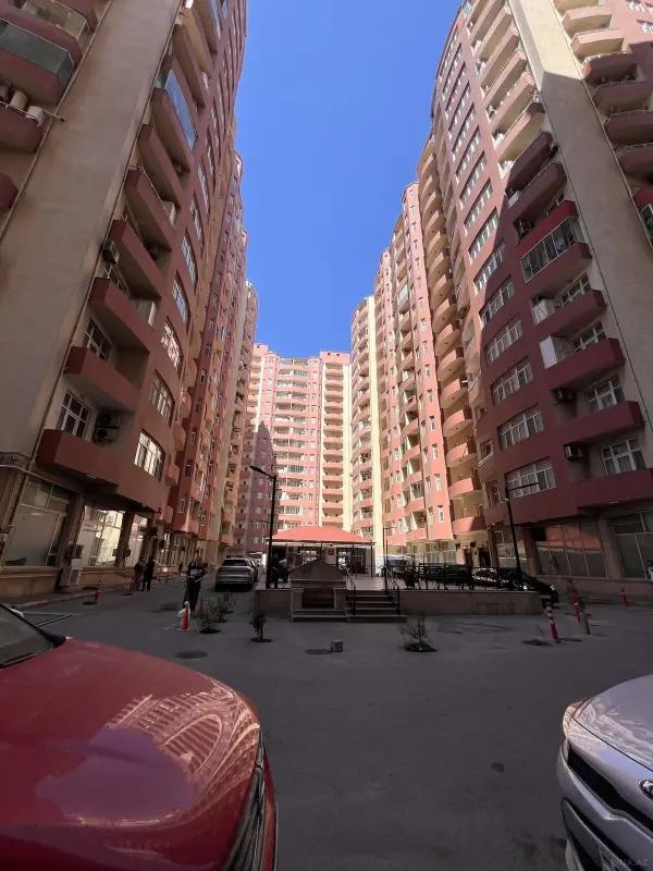 Kirayə verilir 2 otaqlı mənzil 95 m²