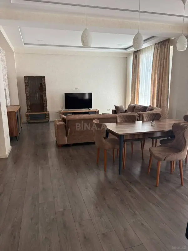 Kirayə verilir 3 otaqlı mənzil 133 m²