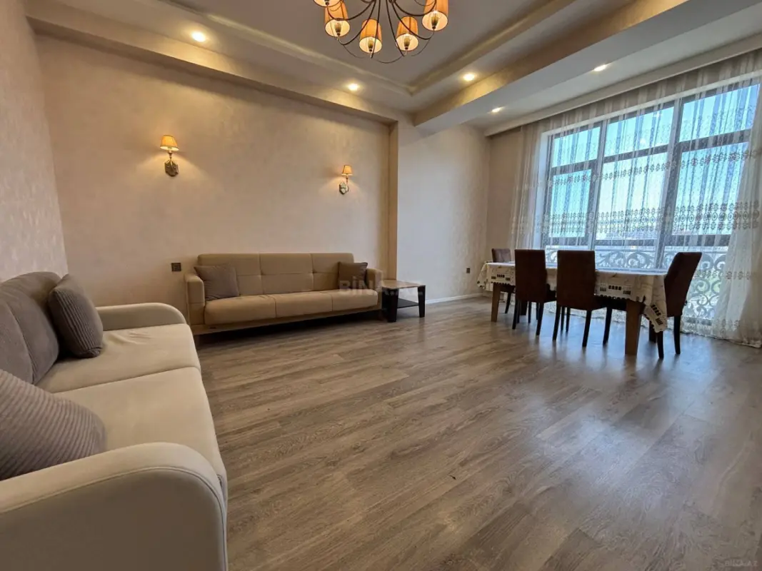 Kirayə verilir 3 otaqlı mənzil 155 m²