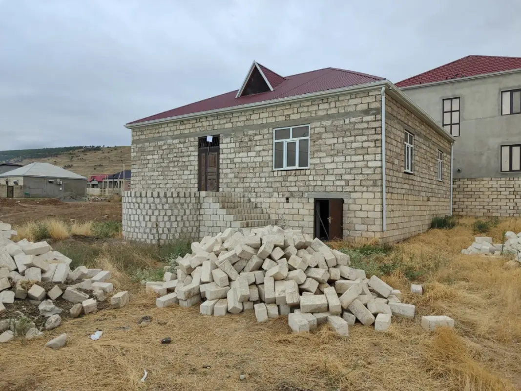 Satılır 3 otaqlı həyət evi 150 m²