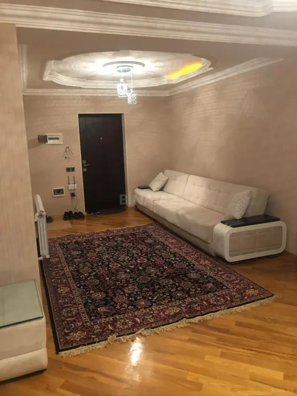 Kirayə verilir 3 otaqlı mənzil 120 m²