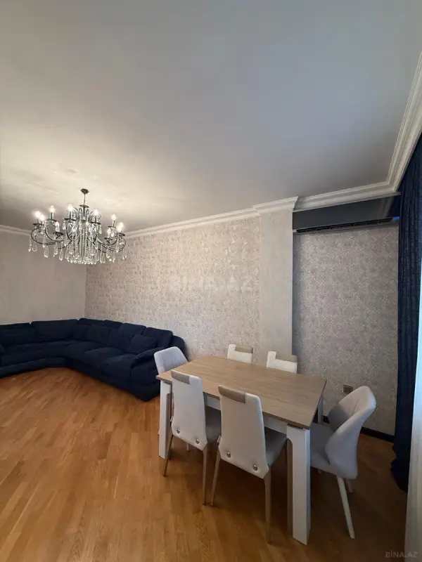 Kirayə verilir 2 otaqlı mənzil 110 m²