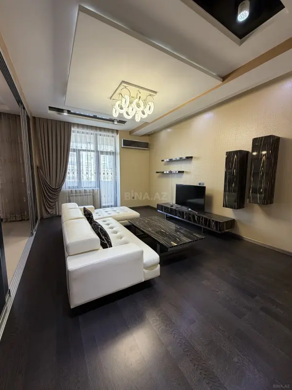 Satılır 3 otaqlı mənzil 120 m²