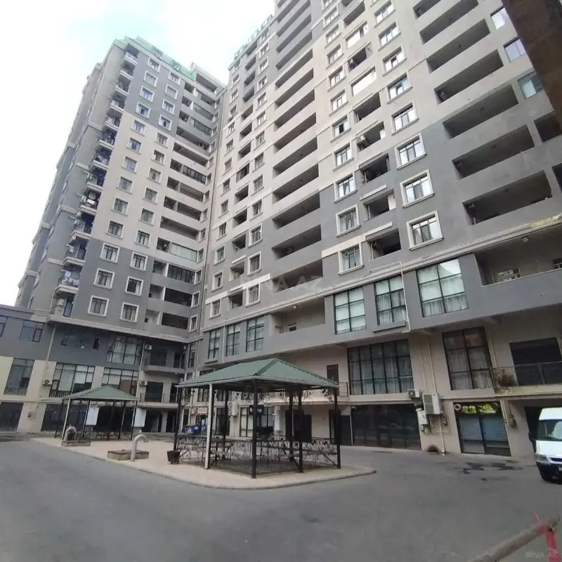 Satılır 6 otaqlı mənzil 285 m²