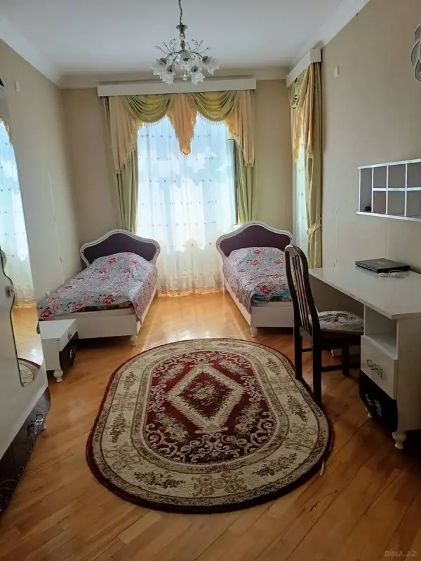 Kirayə verilir 3 otaqlı mənzil 155 m²