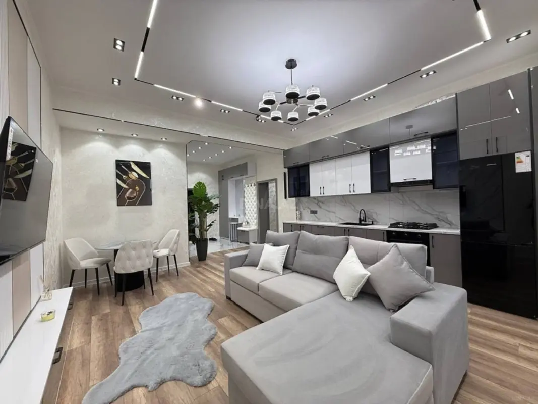 Kirayə verilir 2 otaqlı mənzil 67 m²