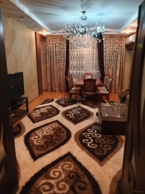 Kirayə verilir 3 otaqlı mənzil 130 m²
