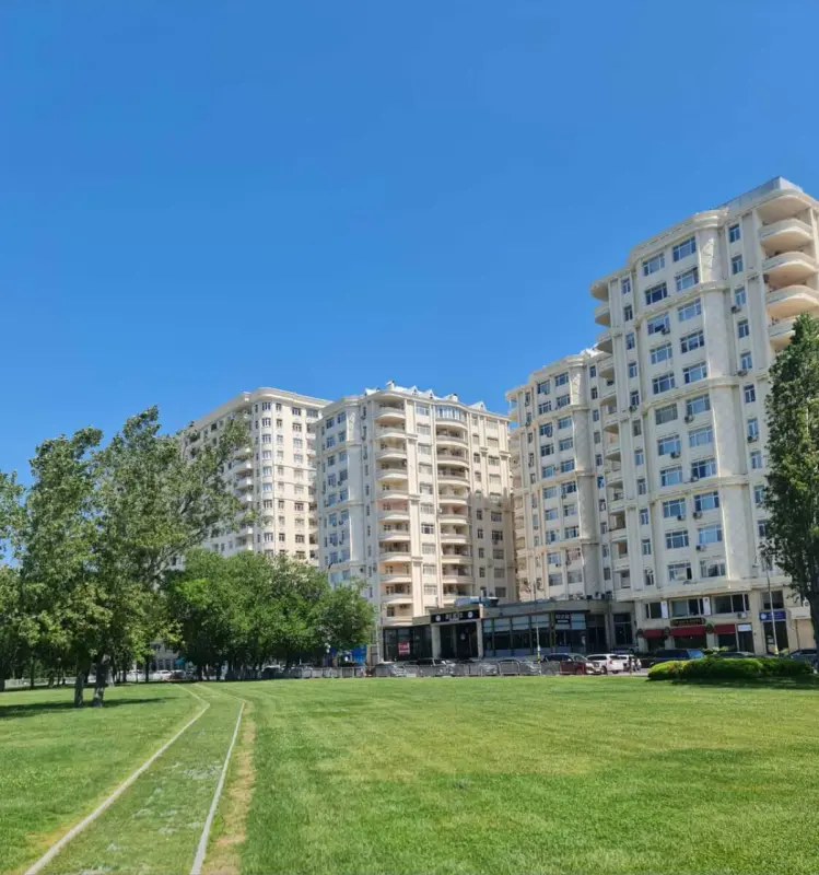 Satılır 3 otaqlı mənzil 94 m²