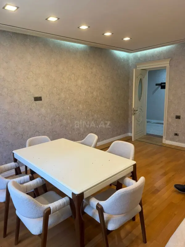 Kirayə verilir 3 otaqlı mənzil 120 m²