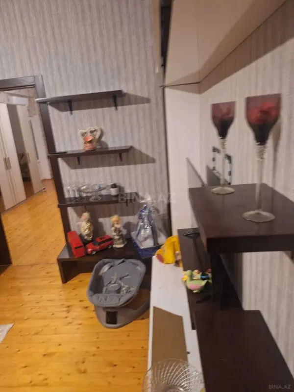 Kirayə verilir 2 otaqlı mənzil 110 m²