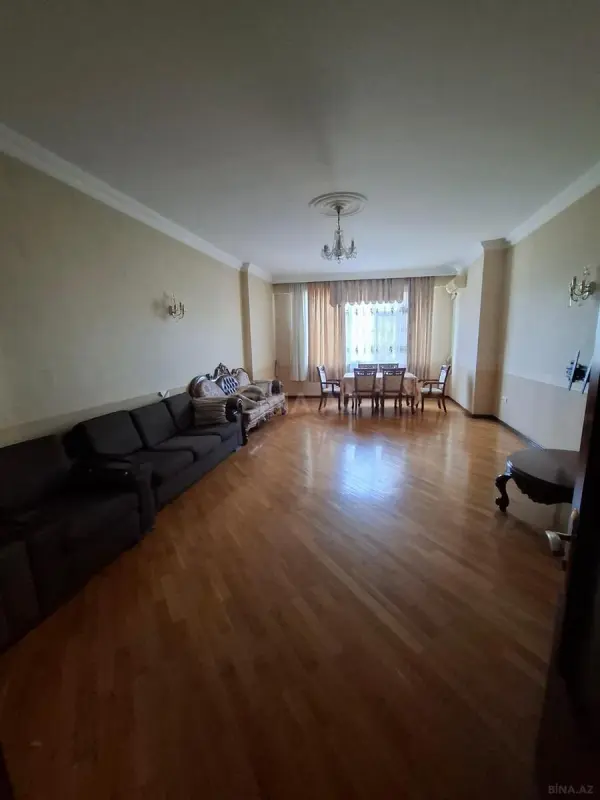 Kirayə verilir 3 otaqlı mənzil 140 m²