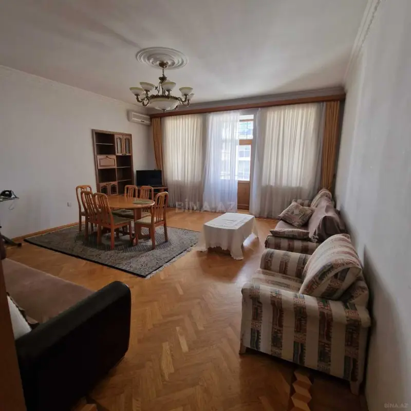 Kirayə verilir 2 otaqlı mənzil 75 m²