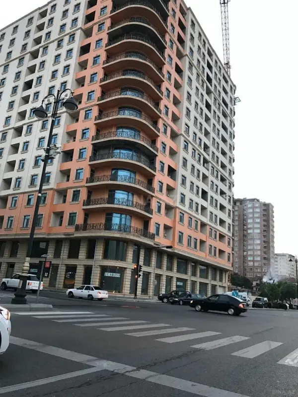 Kirayə verilir 3 otaqlı mənzil 135 m²