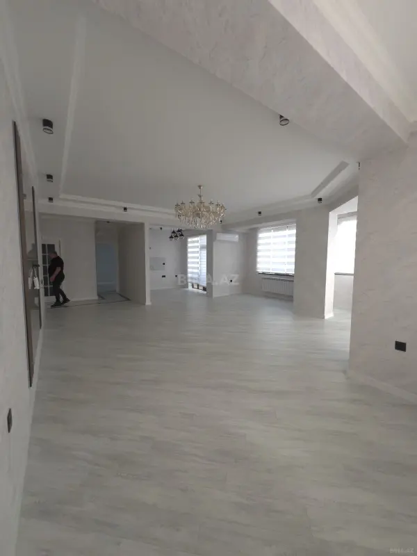 Kirayə verilir 4 otaqlı ofis 184 m²