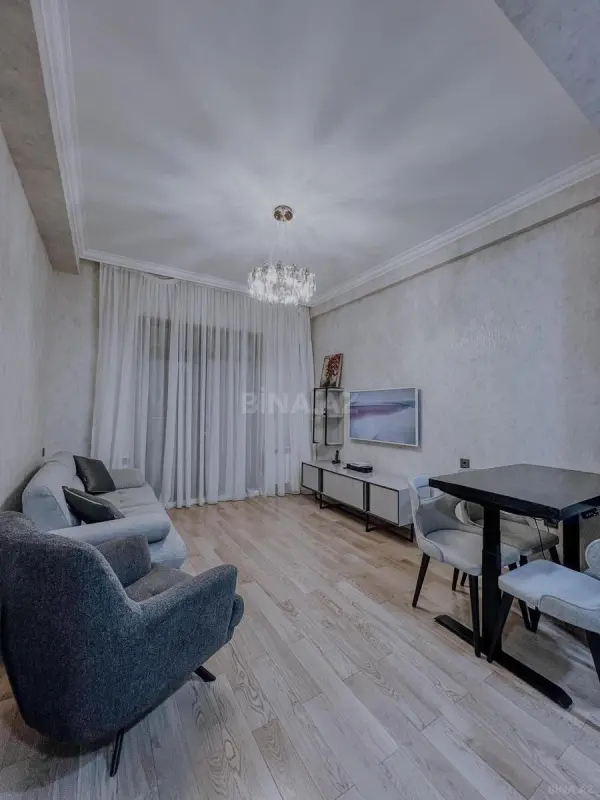 Kirayə verilir 2 otaqlı mənzil 66 m²