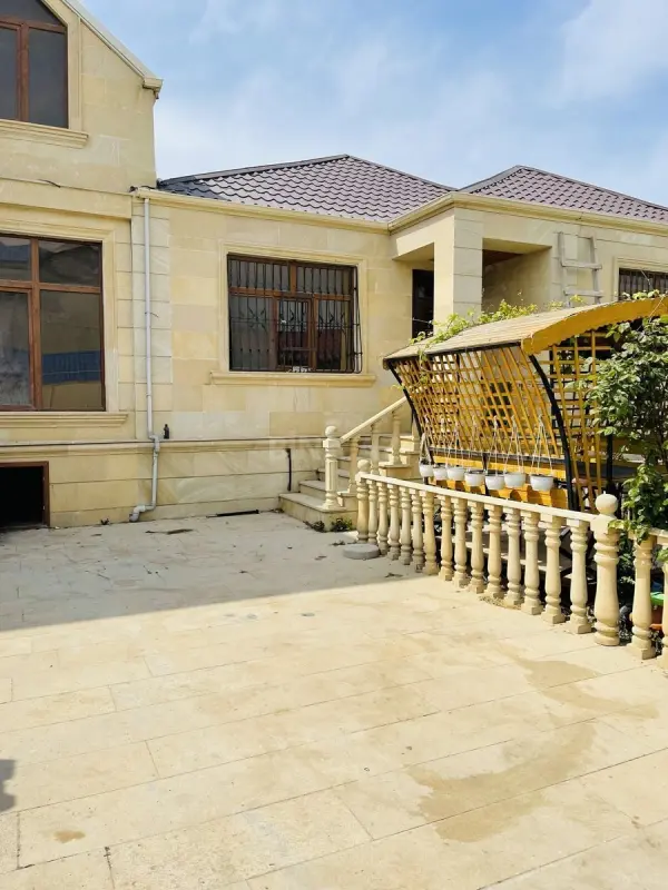 Satılır 4 otaqlı həyət evi 187 m²