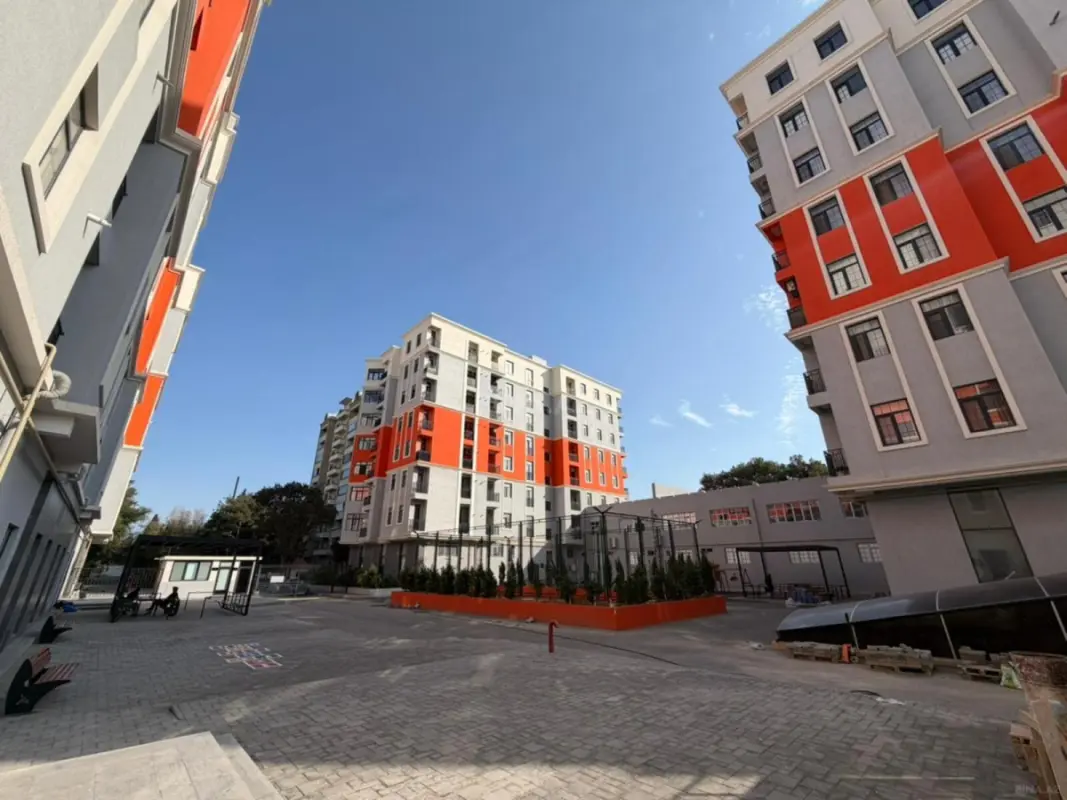 Satılır 4 otaqlı mənzil 149 m²